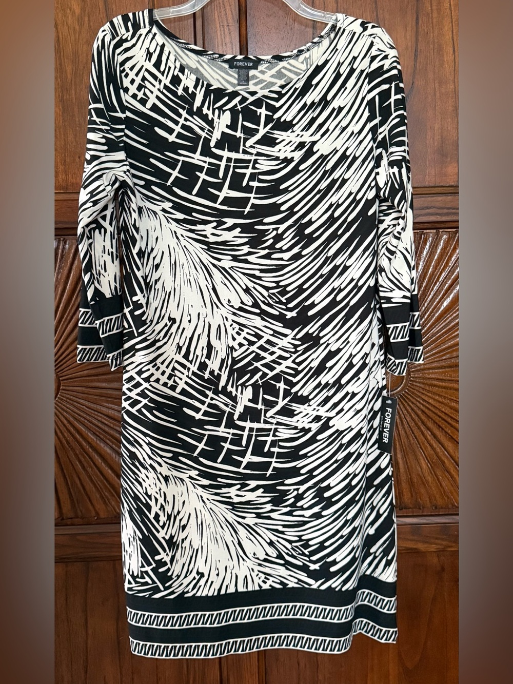 NWT "Forever" Black & White Abstract Print 3/4 Sleeve Shift Dress - Size M